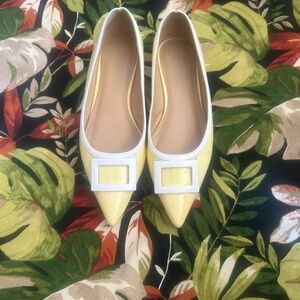 Elegant Yellow Women's Flats with White Trim
